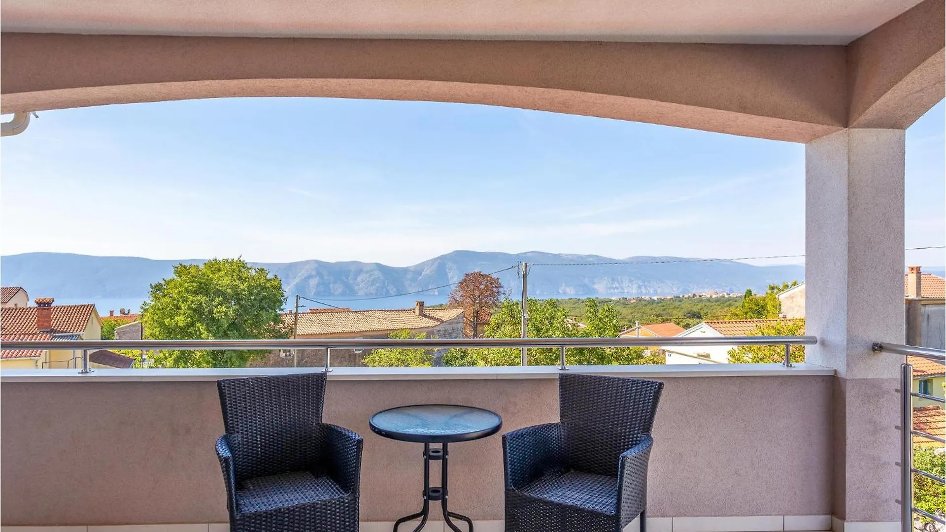 Stunning Home In Linardici With Wifi 0*,