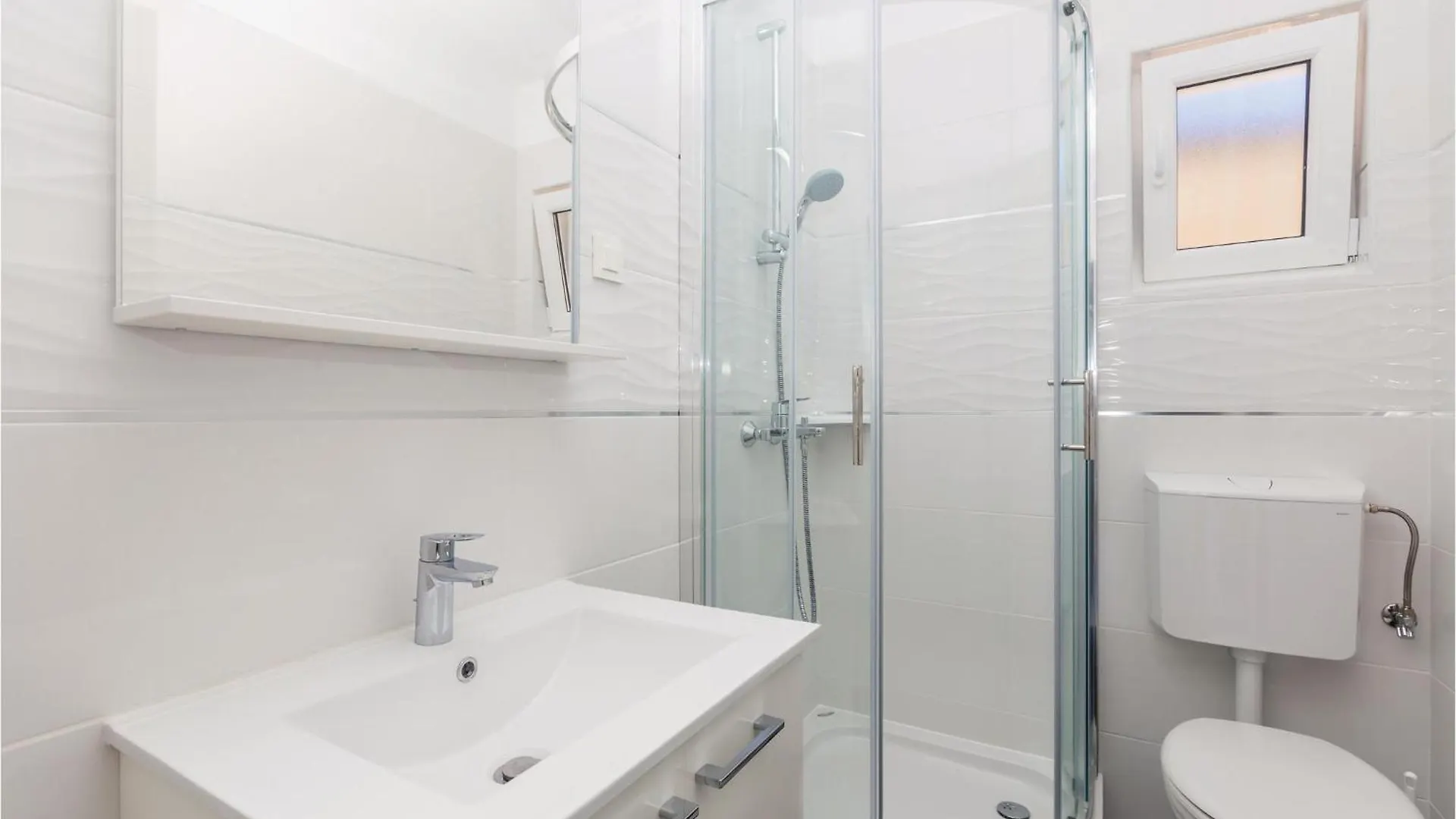 Stunning Home In Linardici With Wifi 0*,