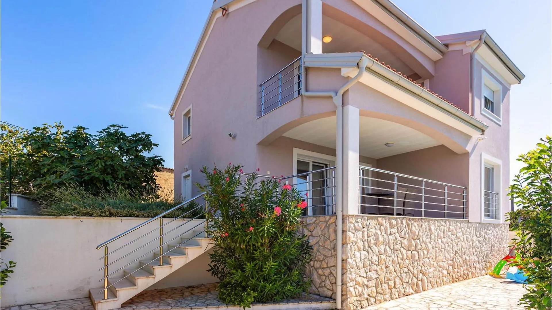 度假居 Stunning Home In Linardici With Wifi