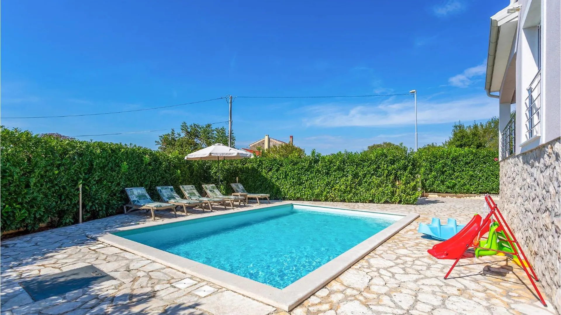 Stunning Home In Linardici With Wifi
